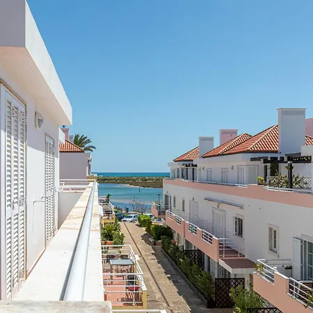 Brisa Do Mar, River Front Apartment