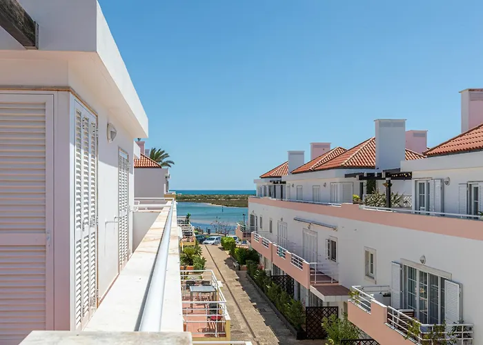 Brisa Do Mar, River Front Apartment